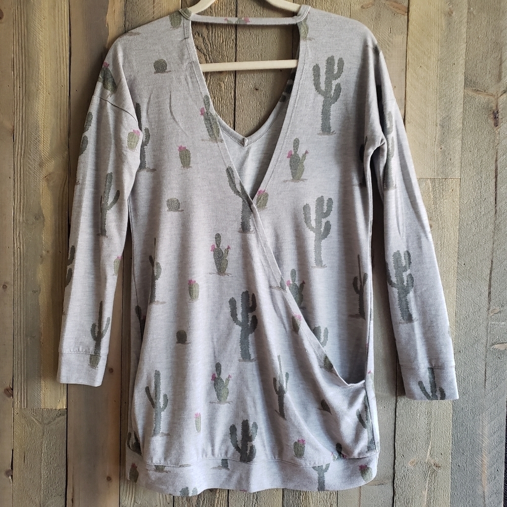 Eyeshadow  Tunic S Small Gray Cactus V-Neck - Picture 3 of 7